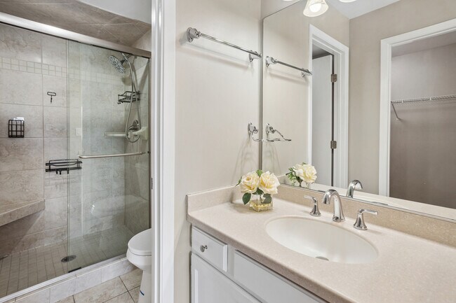 Building Photo - 1917 Windsong Dr