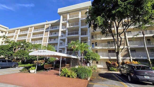 Building Photo - 3150 N Course Ln