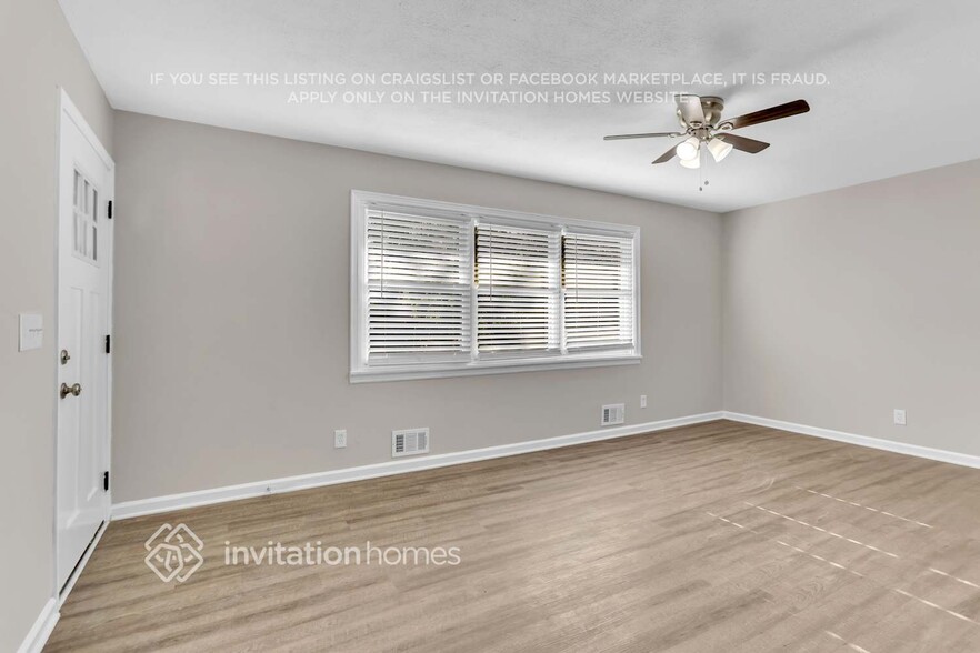 Building Photo - 2367 Fox Dr