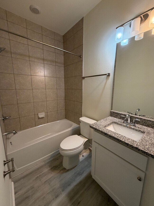 Building Photo - 1060 San Cristobal Ave