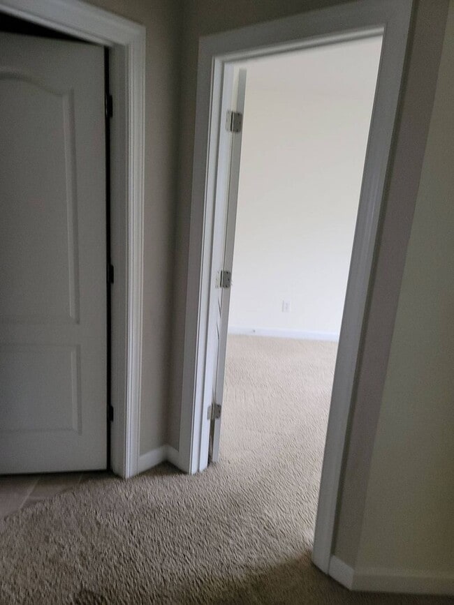 Building Photo - Nice Townhome off Providence Rd/485 South