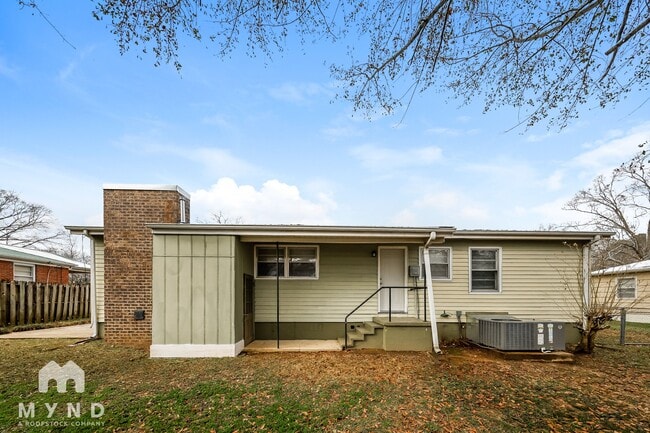 Building Photo - 217 Marshall Dr