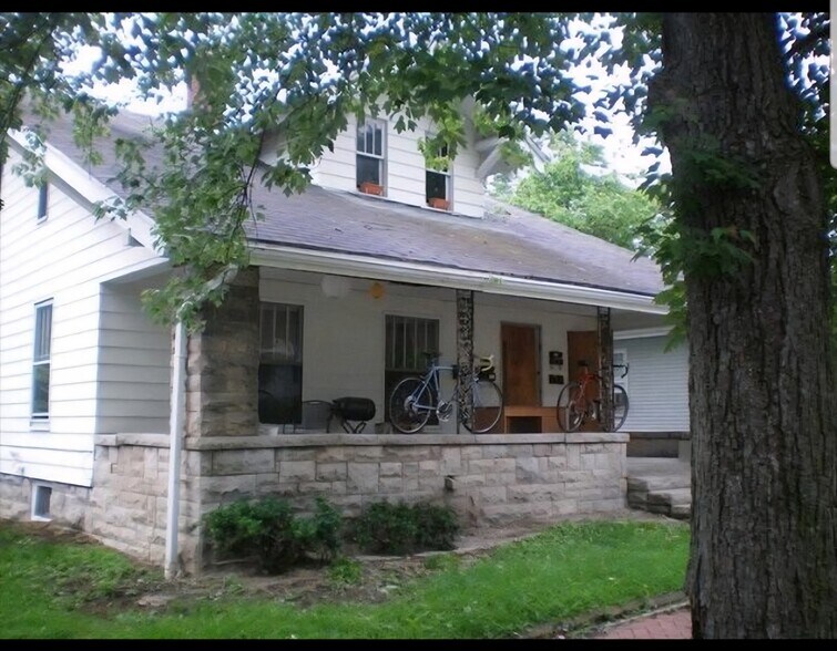 Primary Photo - 610 S Washington St