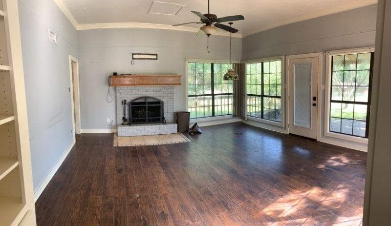 Building Photo - 310 Elaine Dr