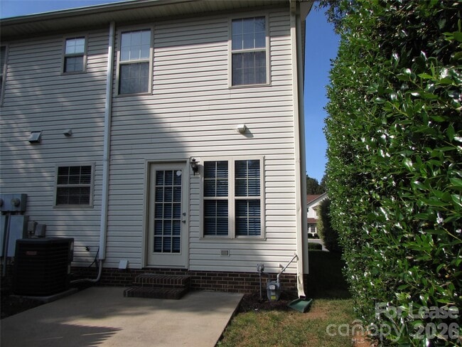 Building Photo - 108 Teaberry Ct