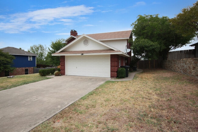 Building Photo - 1406 Westbriar Dr