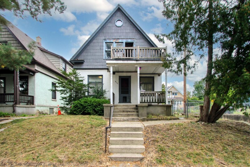 Building Photo - 812 E Burleigh St