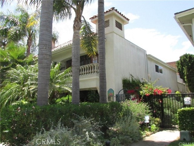 Building Photo - 828 5th St