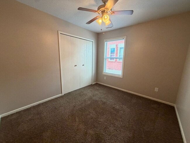 Building Photo - 427 E Masterson Ave