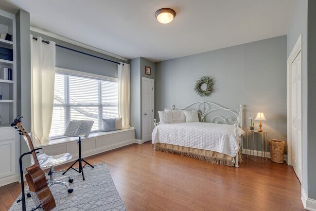Building Photo - Spotless 5BR/3.5BA rental home, Meade of A...