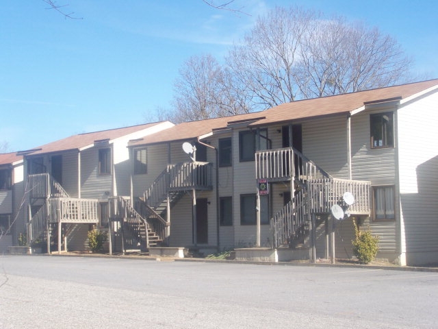 Primary Photo - 491 Plaza Dr