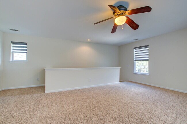 Building Photo - 2217 Daniel Island Dr