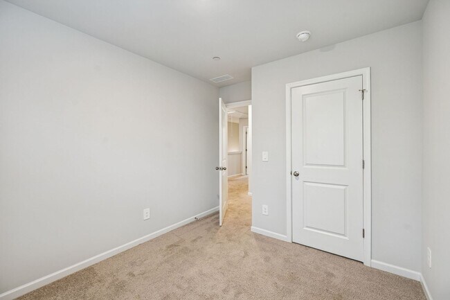 Building Photo - Welcome to Lewisburg Kings Landing