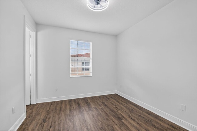 Building Photo - 2502 N Dixie Hwy