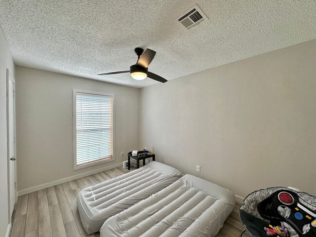 Building Photo - Remodeled