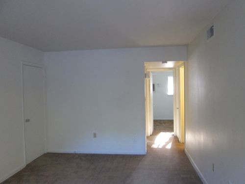 Building Photo - 1575 Briarfield Rd