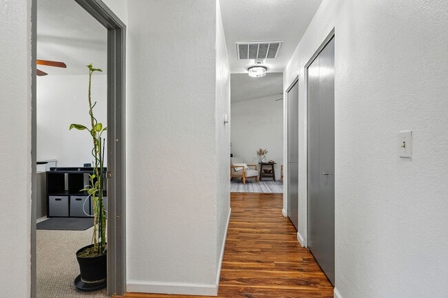 Building Photo - Single-Story 3 Bedroom Home in Quiet El Do...