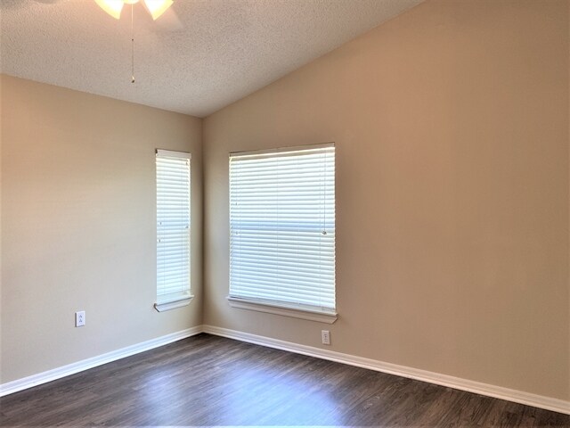 Building Photo - 1453 Mohrlake Dr