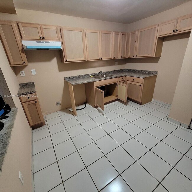 Building Photo - 5100 SW 41st St