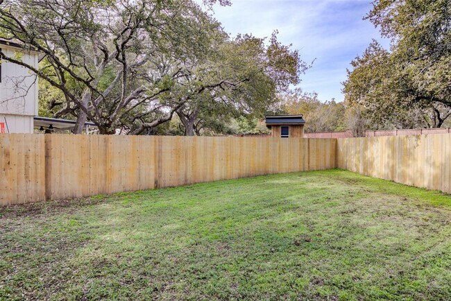 Building Photo - 8406 La Naranja Cove