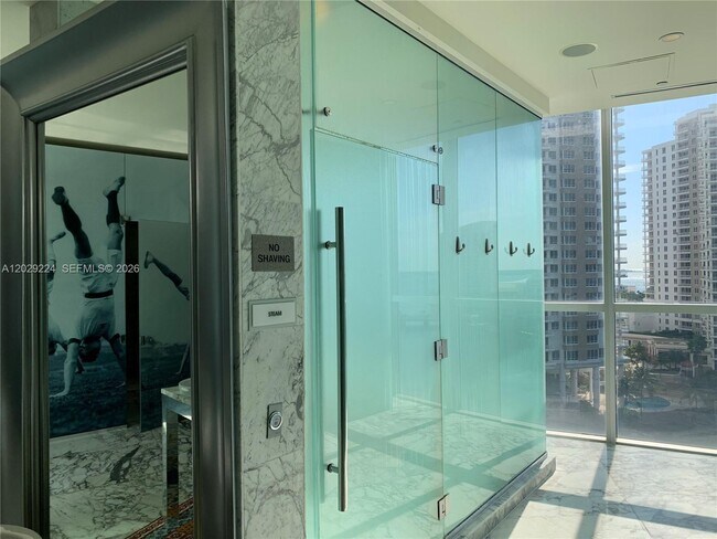 Building Photo - 475 Brickell Ave