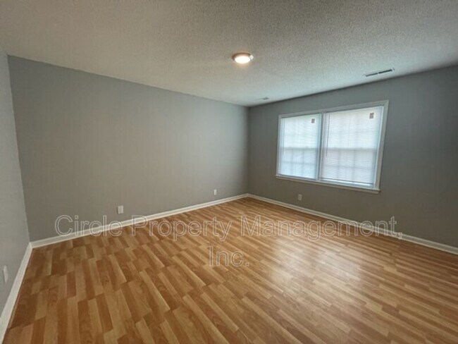 Building Photo - 111 Claybill Dr
