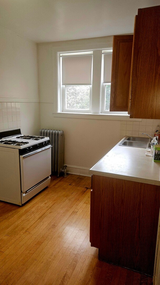 Building Photo - 2454 N Kilpatrick Ave