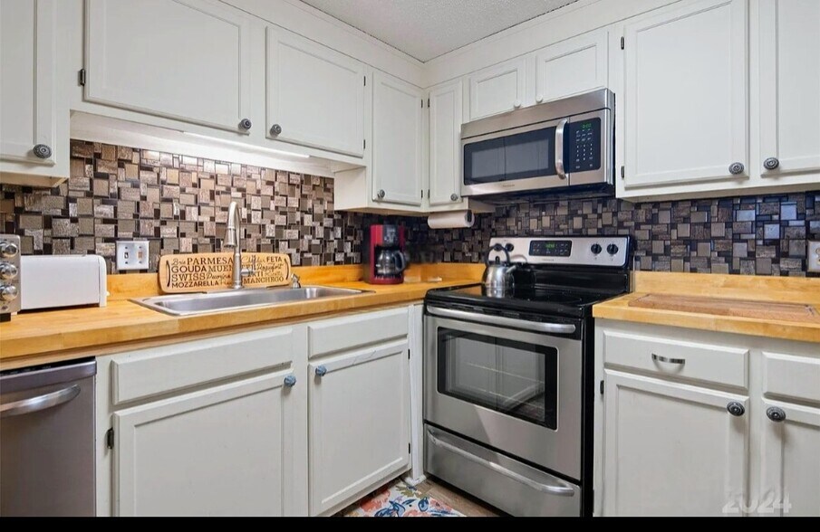 Building Photo - 303 Sugar Top Dr