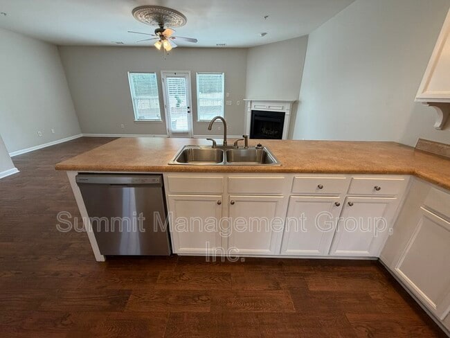 Building Photo - 180 Orchard Dr