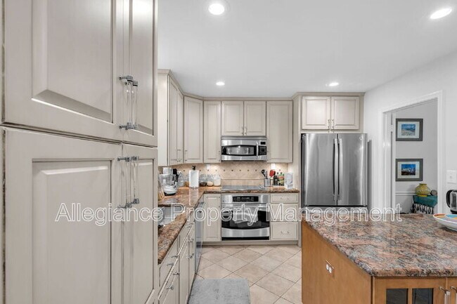 Building Photo - 6861 Williamsburg Pond Ct