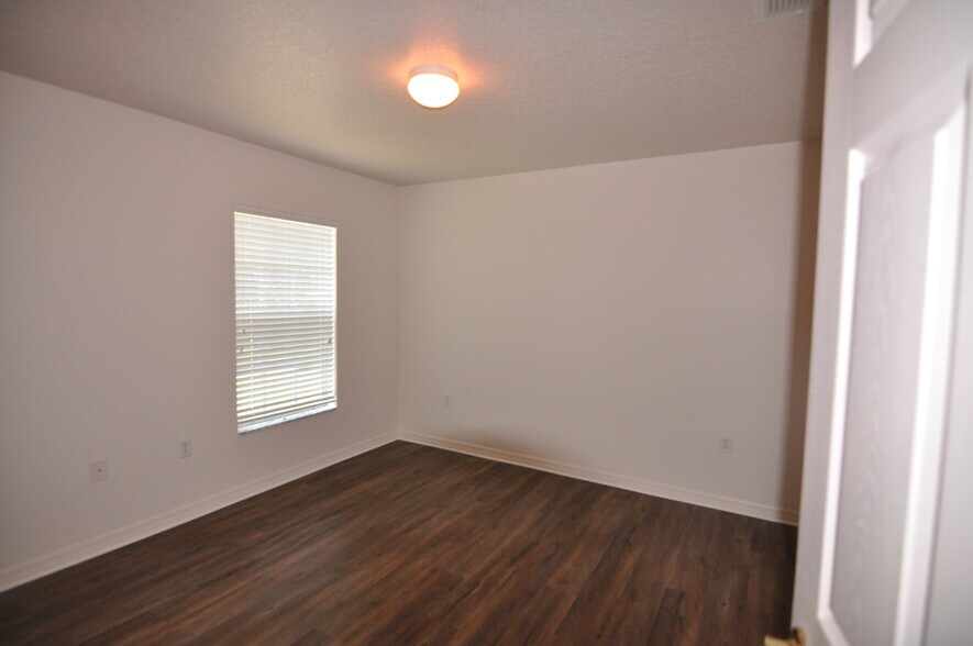 Building Photo - 6745 Dairy Rd