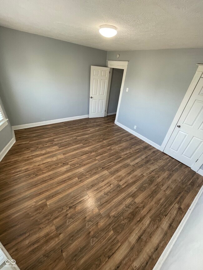 Building Photo - 12 N Randolph St