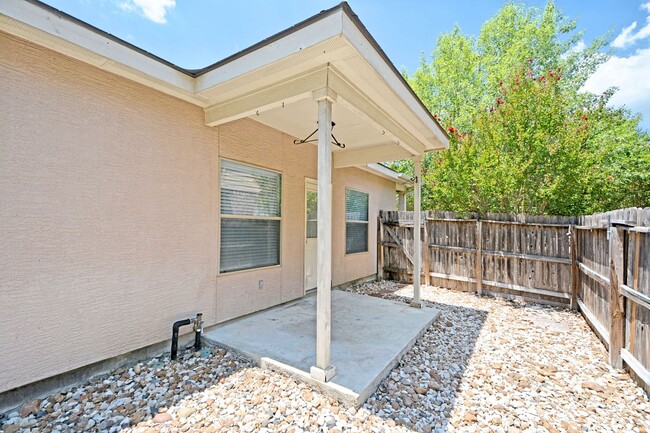 Building Photo - 240a Anne Louise Dr