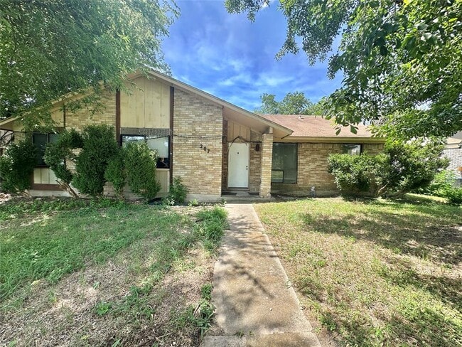 Building Photo - 207 W William Cannon Dr