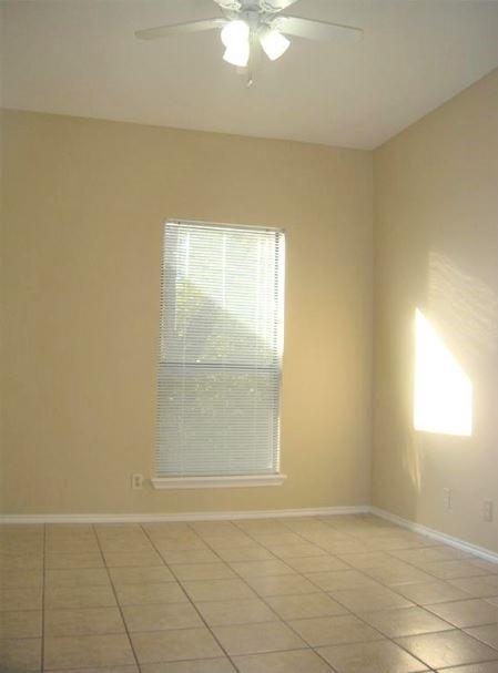 Building Photo - 704 W 21st St