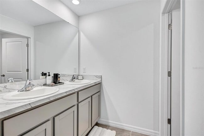 Building Photo - 7601 Rosewood Gdn Lp