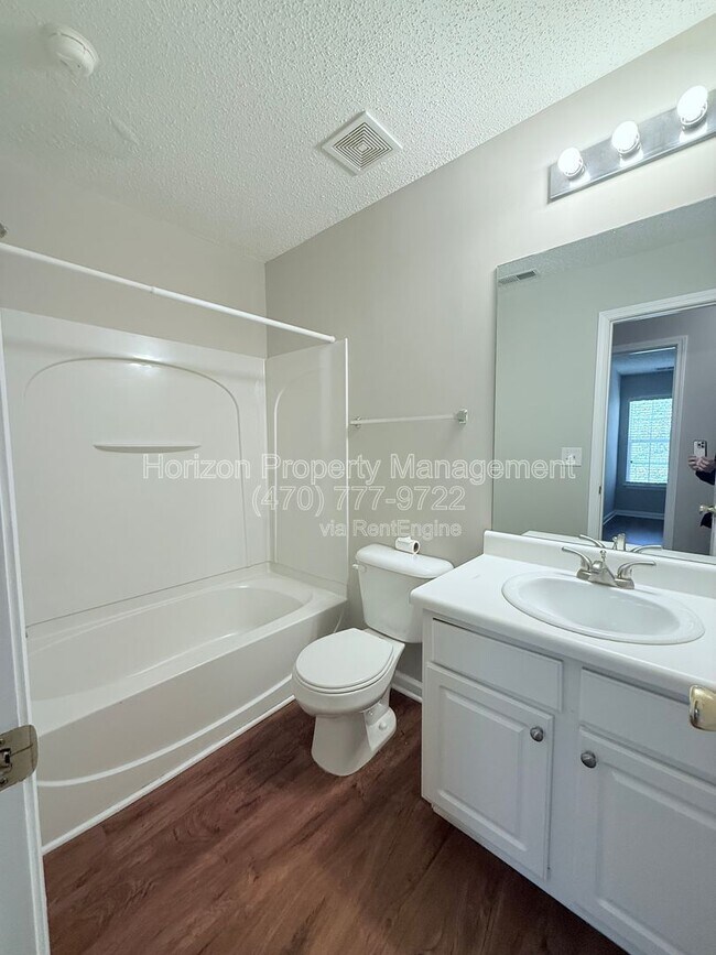 Building Photo - 296 Azalea Cir