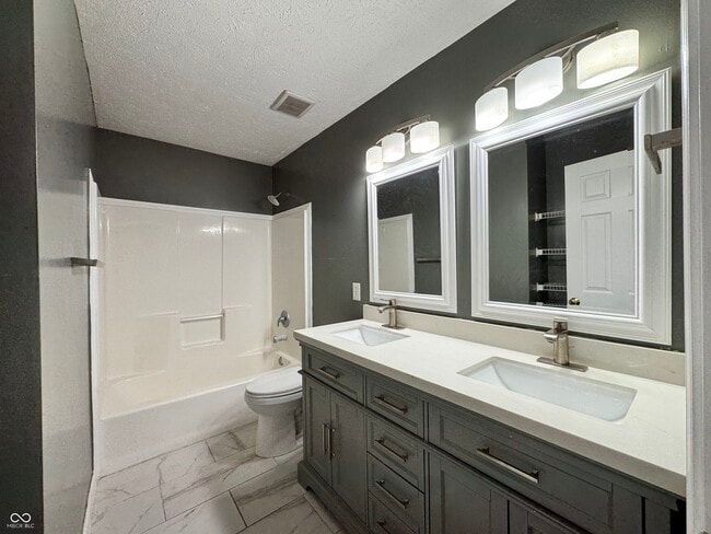 Building Photo - 3658 Pickwick Cir