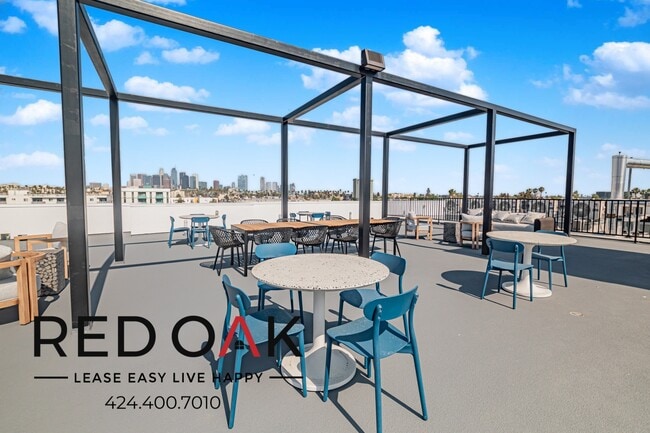 Building Photo - 1037 Dewey Ave