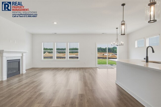 Building Photo - BRAND NEW luxury 5BD 4BA home w/ neighborhood pool! Triple Rockvale Schools! Internet included!