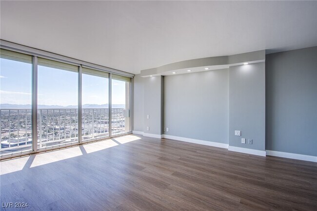 Building Photo - 3111 Bel Air Dr