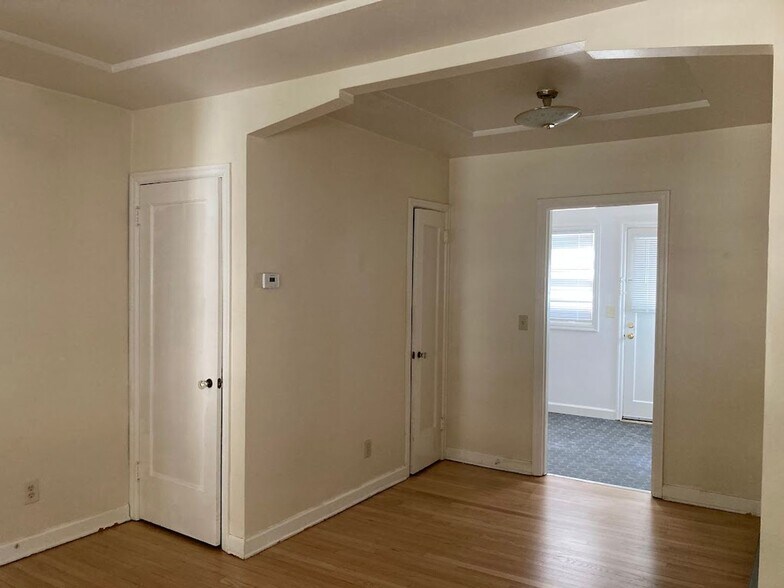 Building Photo - 3507 SW 11th Ave