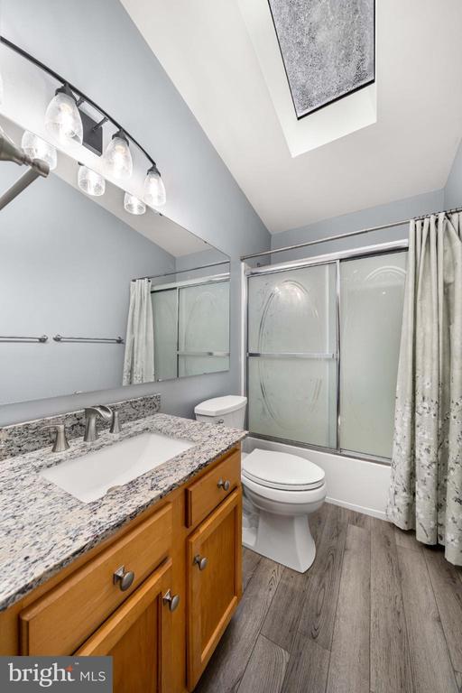 Building Photo - 806 Waters Edge Dr