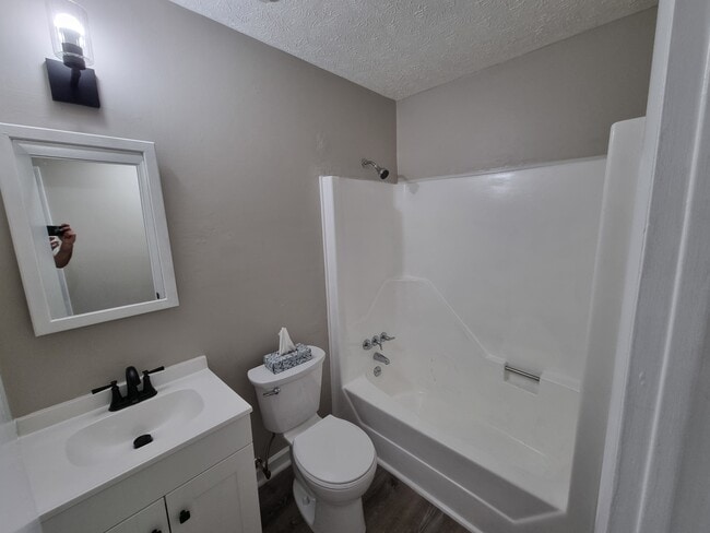 Building Photo - 967 Sanchez Dr