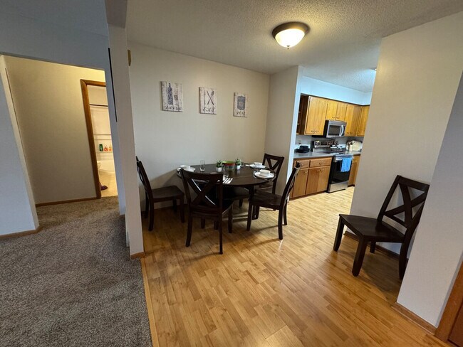 Building Photo - 202 NW Sharmin Dr