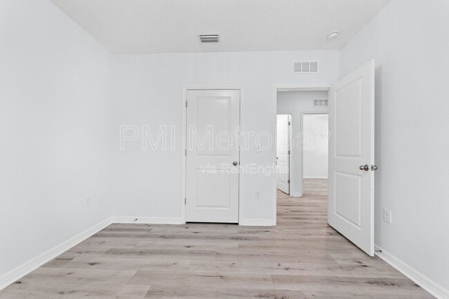Building Photo - 105 Lacewing Pl
