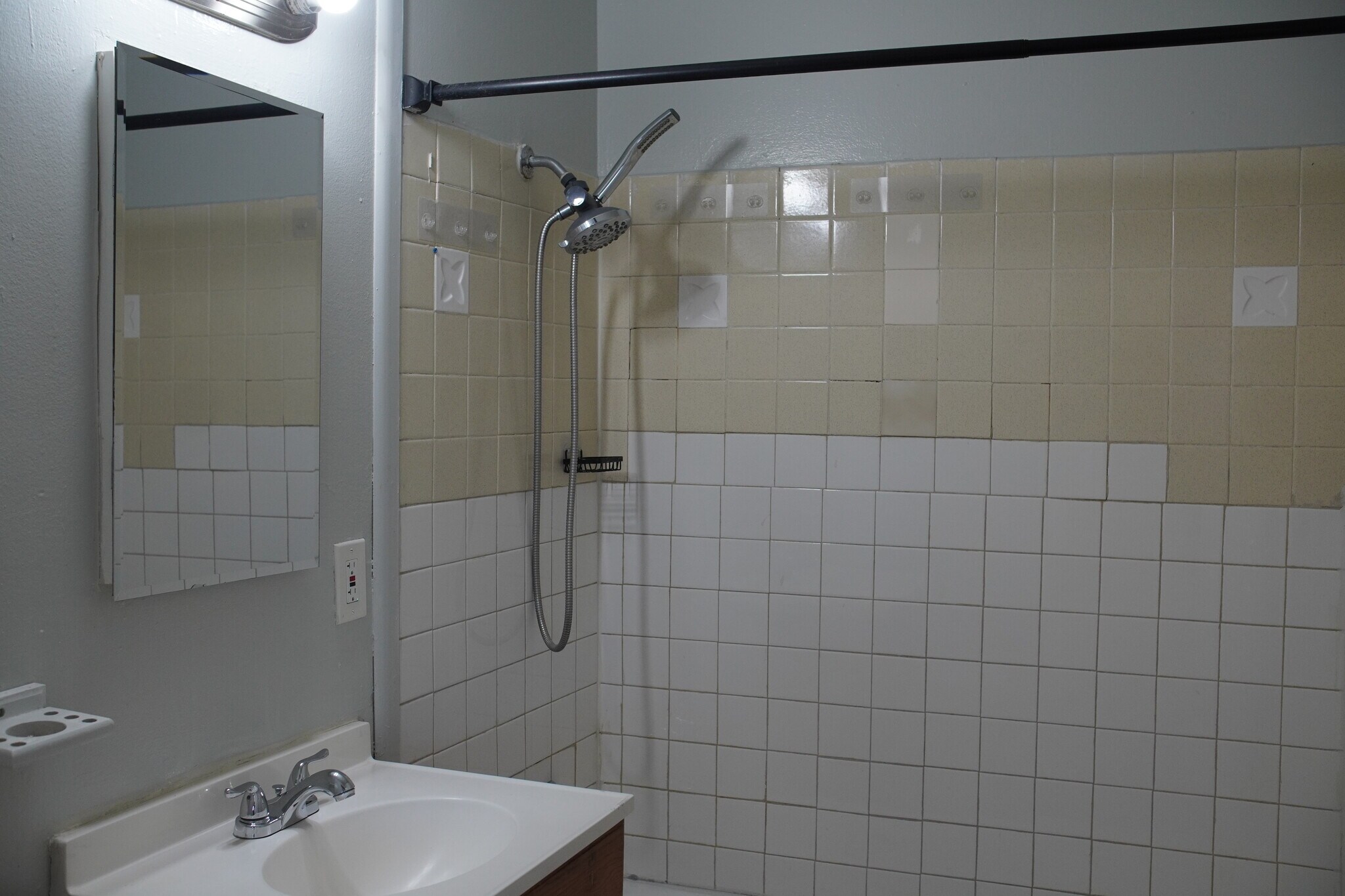 Building Photo - 705 Morgan Ave