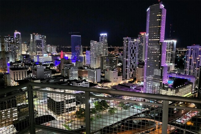 Building Photo - 350 S Miami Ave