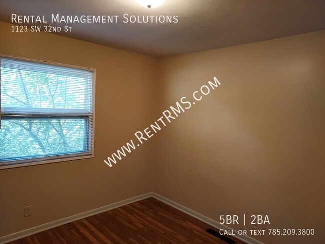 Building Photo - 1123 SW 32nd St