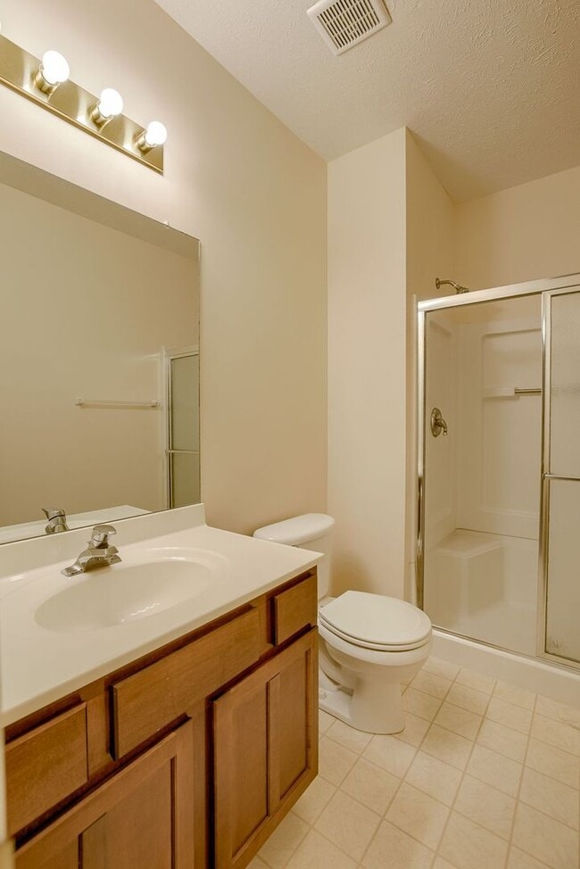 Building Photo - 3 Bedroom In A Great Location!!